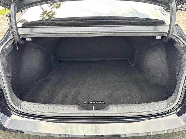 Photo of 2022 Phantom Black Hyundai ELANTRA
