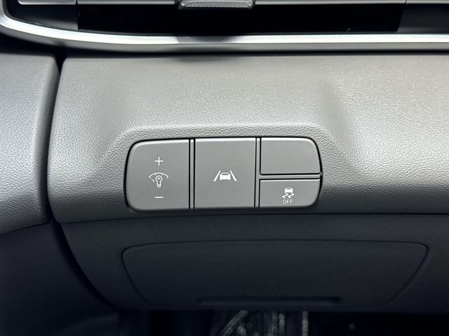 Photo of 2022 Phantom Black Hyundai ELANTRA