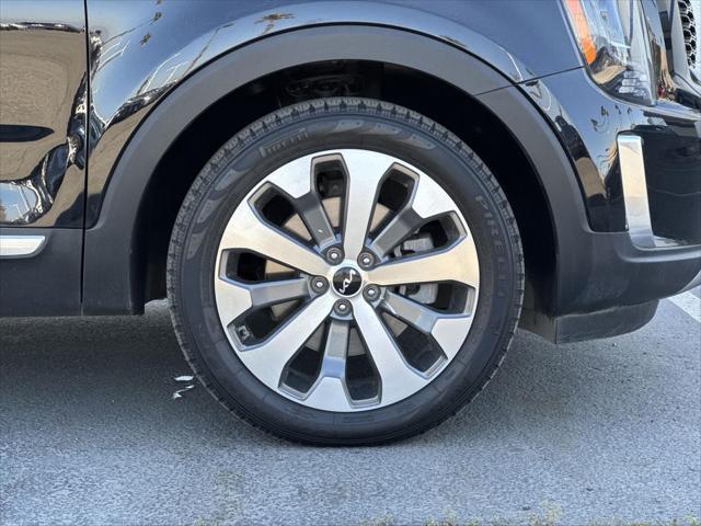 Photo of 2022 Ebony Black Kia Telluride