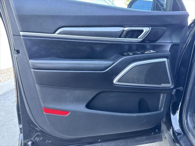 Photo of 2022 Ebony Black Kia Telluride