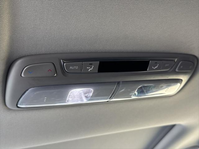 Photo of 2022 Ebony Black Kia Telluride