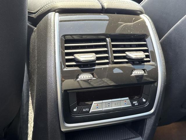 Photo of 2024 White BMW X5 PHEV