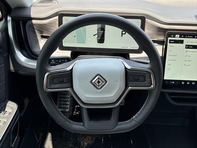 Photo of 2023 Gray Rivian R1S
