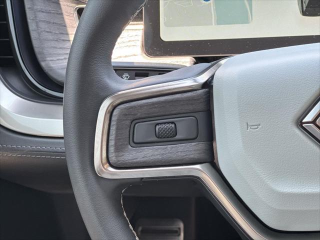 Photo of 2023 Gray Rivian R1S
