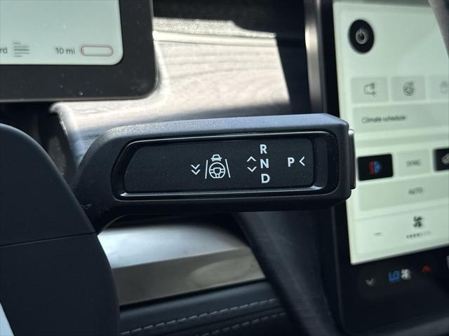 Photo of 2023 Gray Rivian R1S