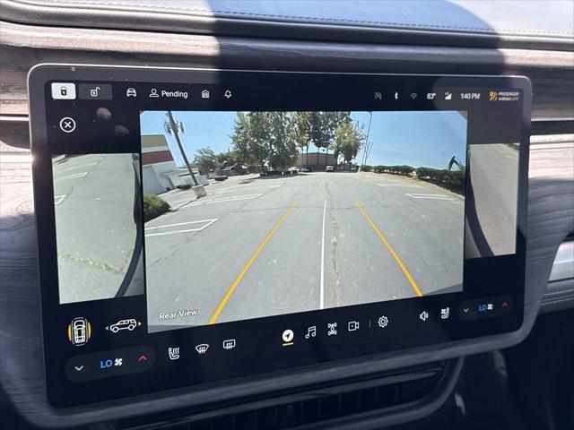 Photo of 2023 Gray Rivian R1S