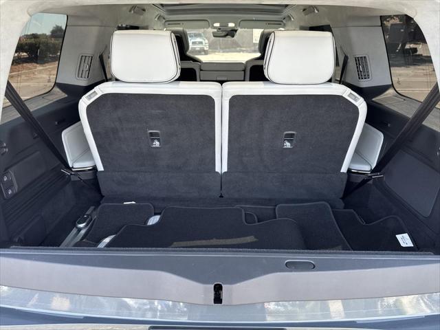 Photo of 2023 Gray Rivian R1S