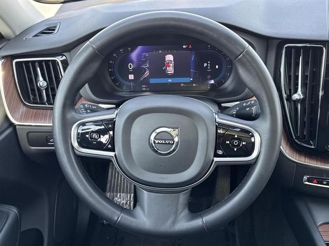 Photo of 2023 Dark Blue Volvo XC60