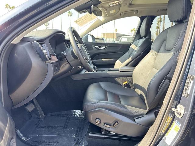 Photo of 2023 Dark Blue Volvo XC60