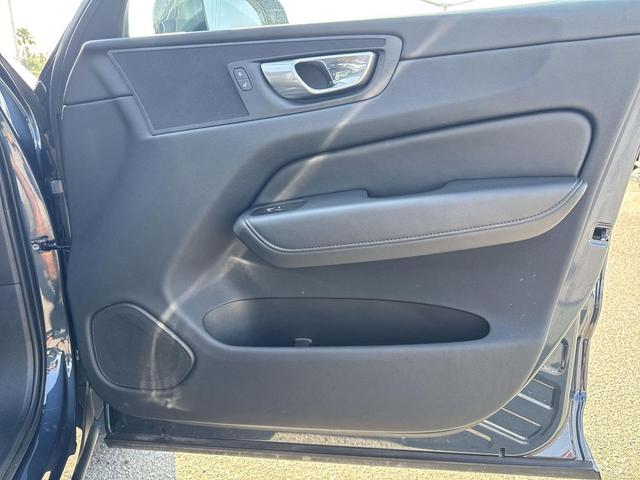 Photo of 2023 Dark Blue Volvo XC60