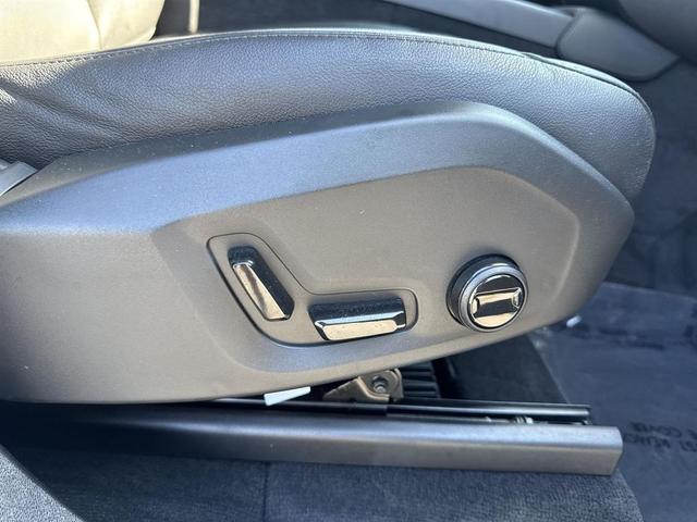Photo of 2022 Onyx Black Metallic Volvo XC90