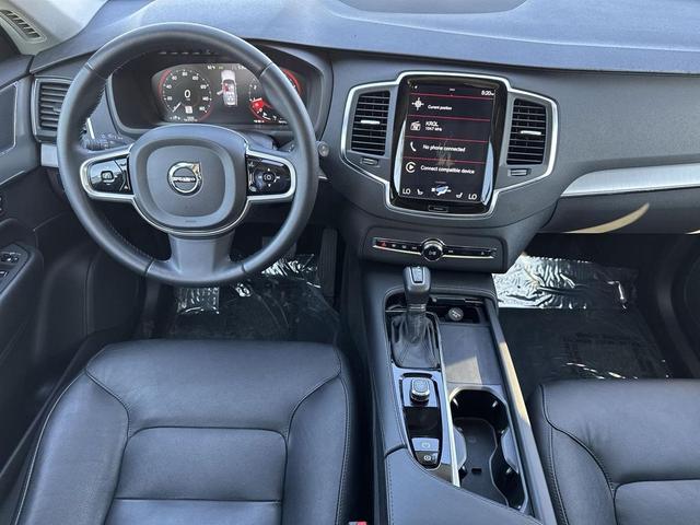 Photo of 2022 Onyx Black Metallic Volvo XC90