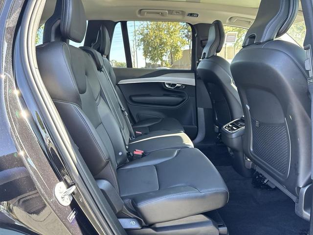 Photo of 2022 Onyx Black Metallic Volvo XC90