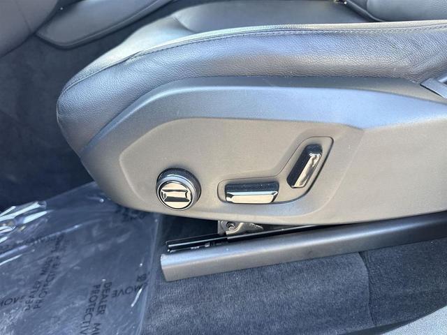 Photo of 2022 Onyx Black Metallic Volvo XC90
