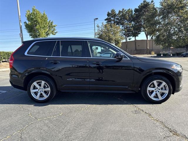 Photo of 2022 Onyx Black Metallic Volvo XC90