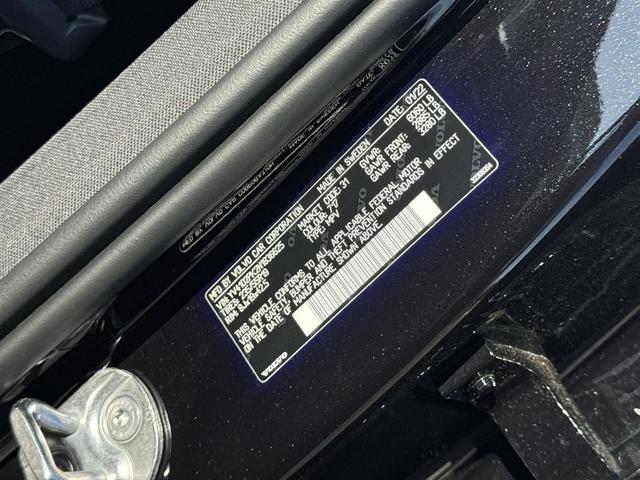 Photo of 2022 Onyx Black Metallic Volvo XC90