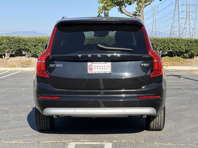 Photo of 2022 Onyx Black Metallic Volvo XC90