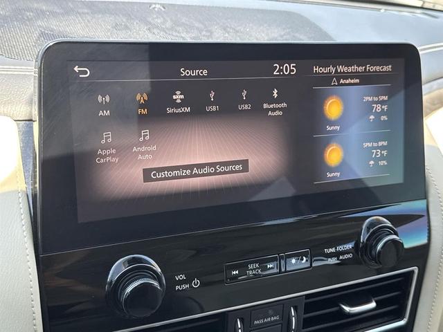 Photo of 2022 Moonstone White INFINITI QX80