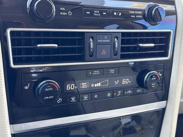 Photo of 2022 Moonstone White INFINITI QX80