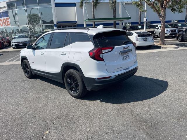 Photo of 2022 Summit White GMC Terrain