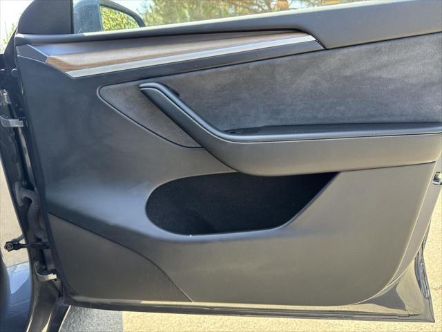 Photo of 2023 Deep Blue Metallic Tesla Model Y