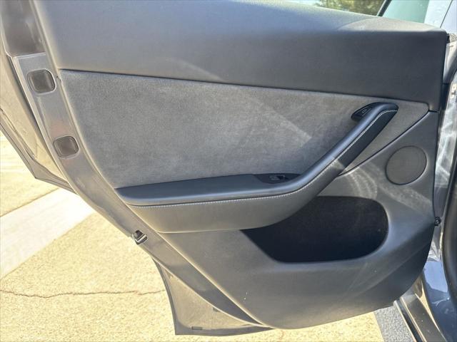 Photo of 2023 Deep Blue Metallic Tesla Model Y