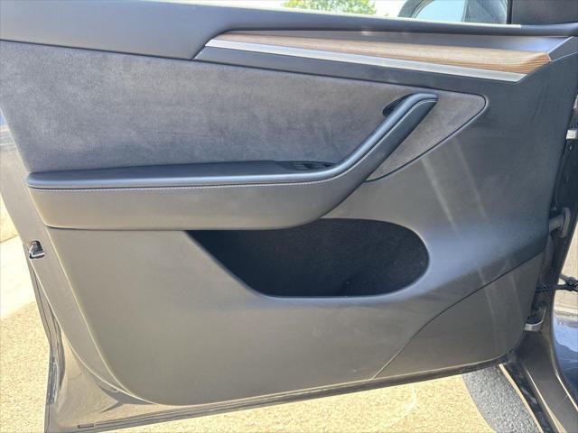 Photo of 2023 Deep Blue Metallic Tesla Model Y