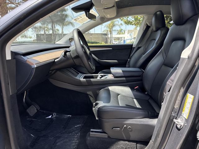 Photo of 2023 Deep Blue Metallic Tesla Model Y