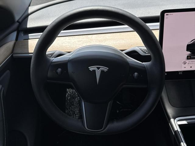 Photo of 2023 Deep Blue Metallic Tesla Model Y