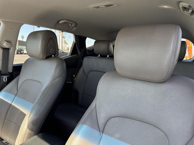 Photo of 2017 Sparkling Silver Hyundai Santa Fe Sport