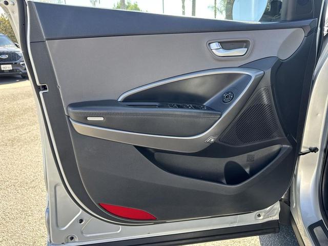 Photo of 2017 Sparkling Silver Hyundai Santa Fe Sport