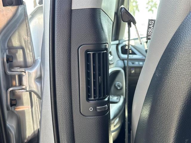 Photo of 2017 Sparkling Silver Hyundai Santa Fe Sport