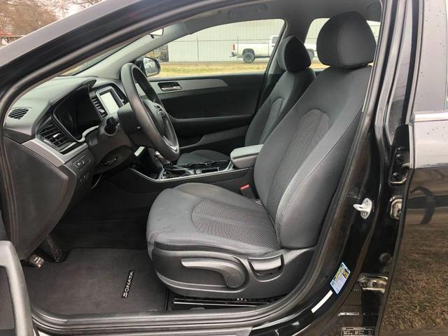 Photo of 2018 Phantom Black Hyundai SONATA