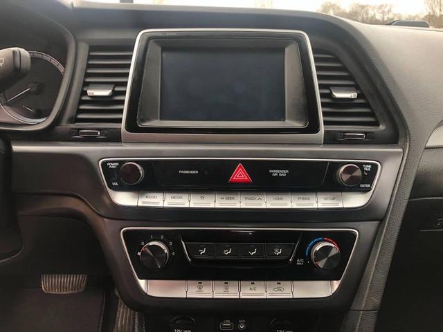 Photo of 2018 Phantom Black Hyundai SONATA