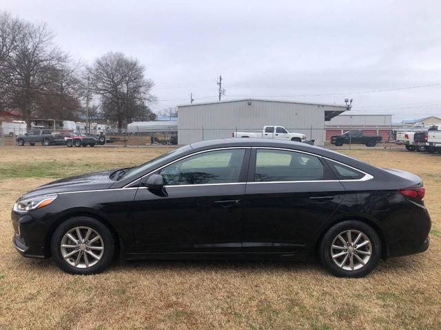 Photo of 2018 Phantom Black Hyundai SONATA