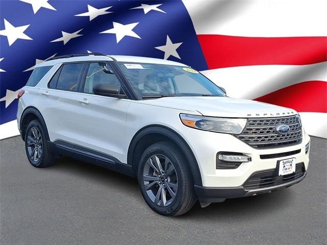 Photo of 2021 STAR WHITE MET TRI-COAT Ford Explorer