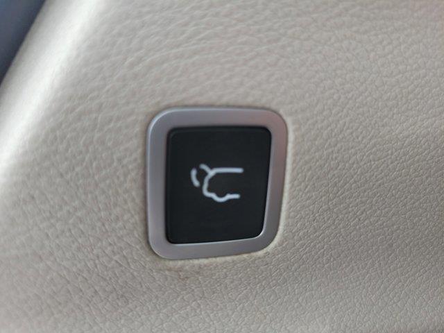 Photo of 2019 Velvet Red Pearlcoat Chrysler Pacifica