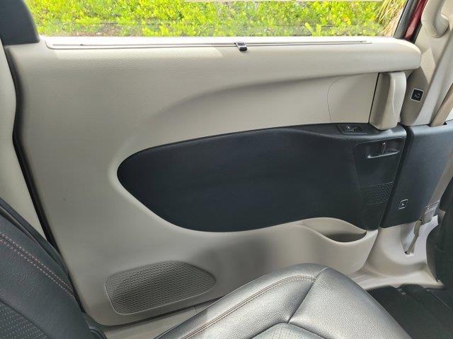 Photo of 2019 Velvet Red Pearlcoat Chrysler Pacifica