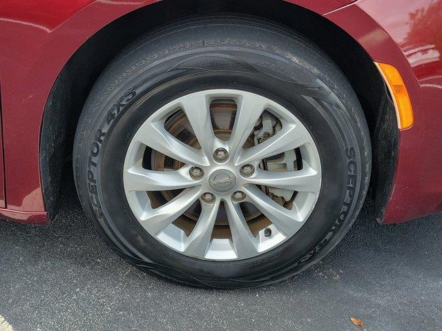 Photo of 2019 Velvet Red Pearlcoat Chrysler Pacifica