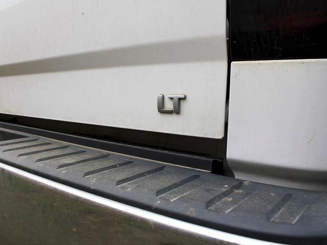 Photo of 2015 White Chevrolet Silverado 1500