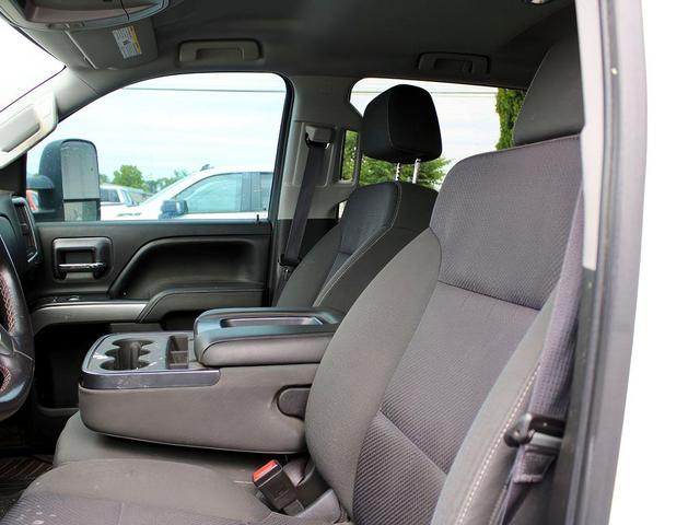 Photo of 2015 White Chevrolet Silverado 1500
