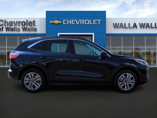 Photo of 2021 Antimatter Blue Metallic Ford Escape