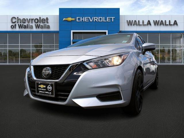 Photo of 2020 Brilliant Silver Metallic Nissan Versa