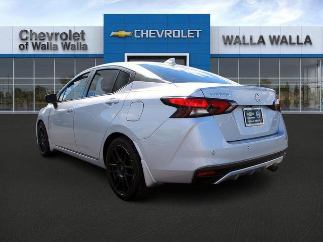 Photo of 2020 Brilliant Silver Metallic Nissan Versa
