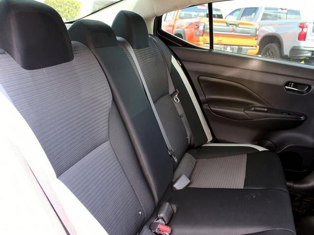 Photo of 2020 Brilliant Silver Metallic Nissan Versa