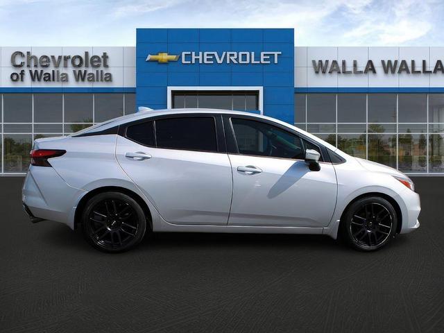 Photo of 2020 Brilliant Silver Metallic Nissan Versa