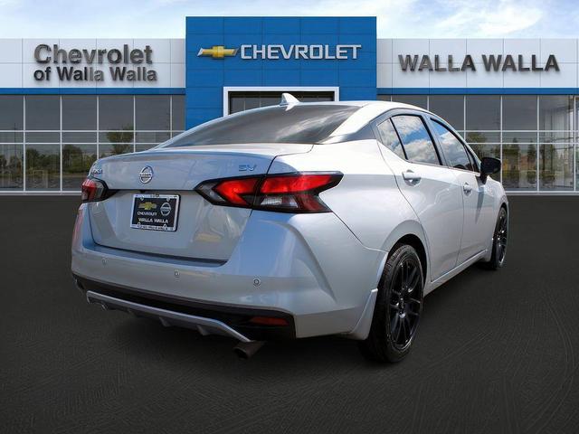 Photo of 2020 Brilliant Silver Metallic Nissan Versa