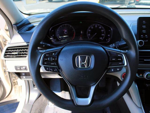 Photo of 2019 Lunar Silver Metallic Honda Accord
