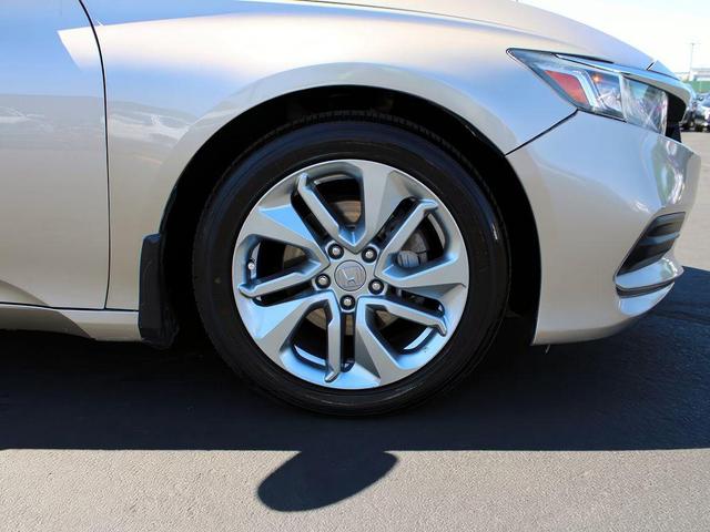 Photo of 2019 Lunar Silver Metallic Honda Accord
