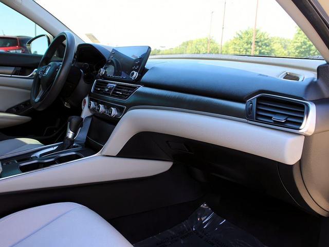 Photo of 2019 Lunar Silver Metallic Honda Accord